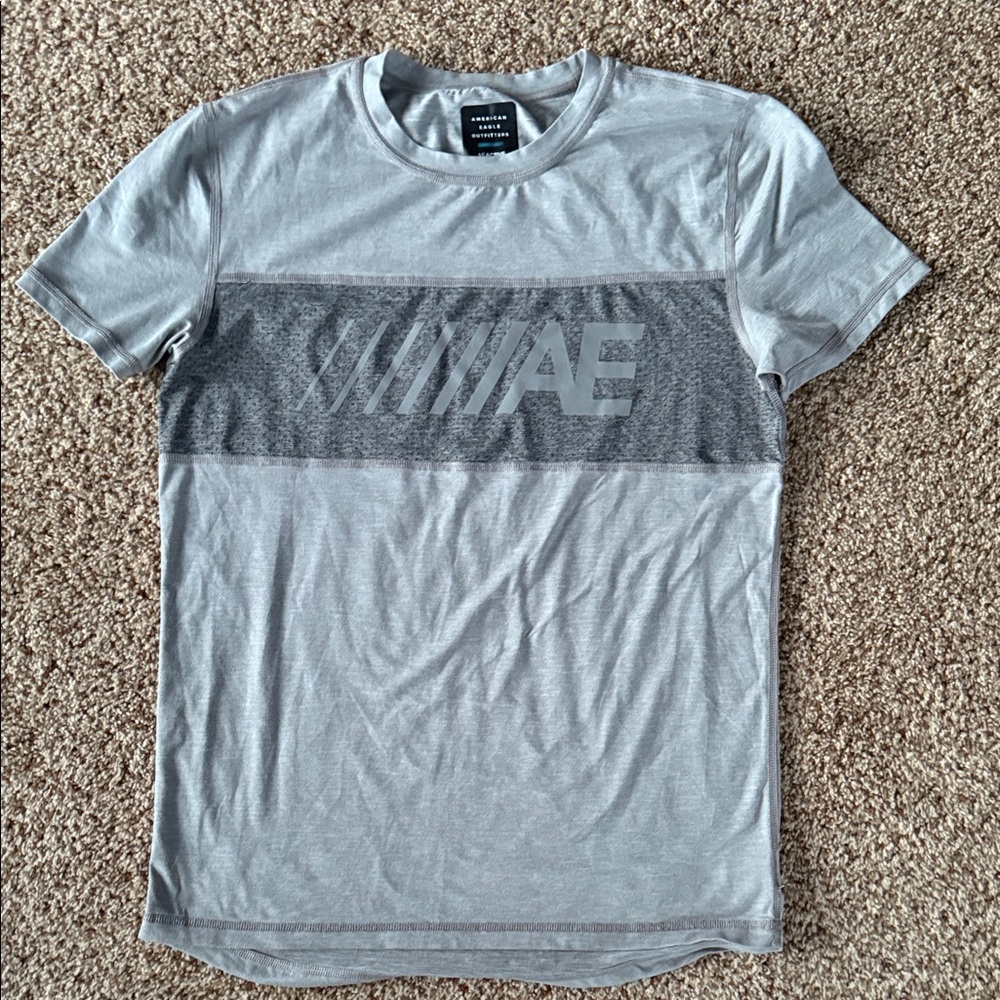Set of 4 American Eagle Outfitters Active Flex Short Sleeve Tees - men’s small - Picture 13 of 16